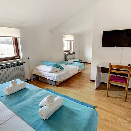 Bed & Breakfast Point 3*